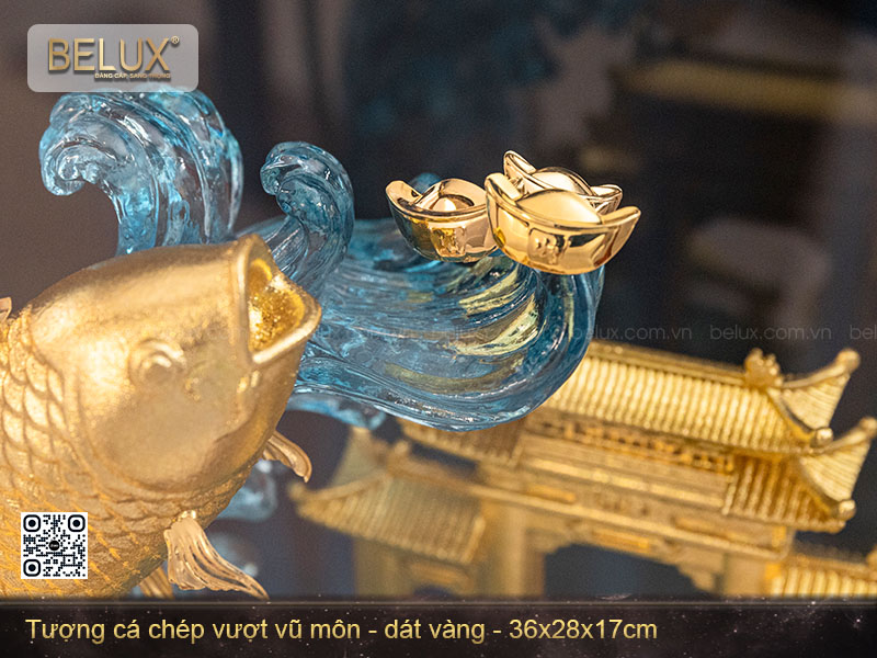 Tượng cá chép vượt vũ môn dát vàng 24k cao 36cm&nbsp;